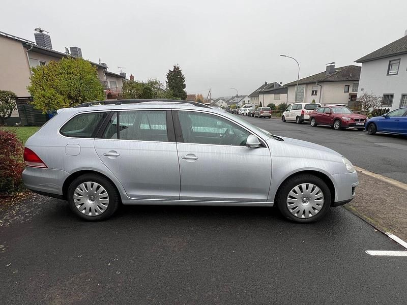 Silber Gebraucht 2008 VW Golf VI Comfortline Kombi | 2.999 € (Superpreis) - Bild 1/4