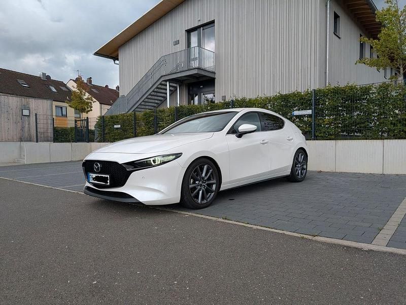 Weiß Gebraucht 2020 Mazda 3 Limousine | 18.790 € (Fairer Preis) - Bild 1/4