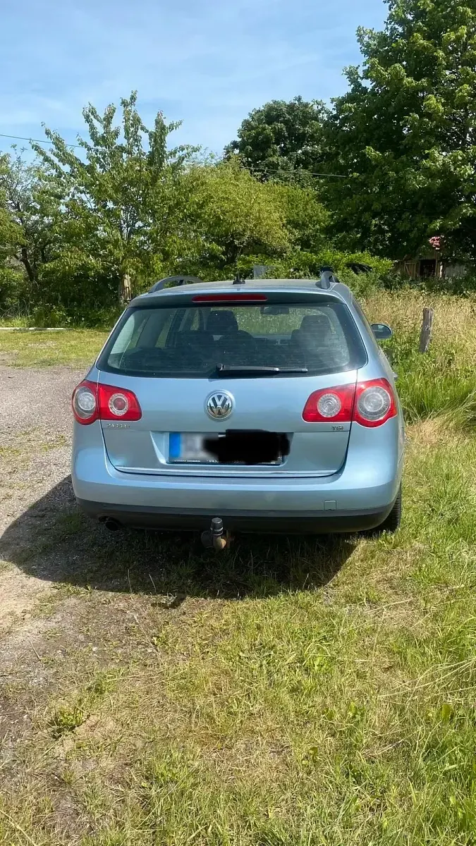 Gebraucht VW Passat 122 PS (89 kW) 2009 Blau Kombi