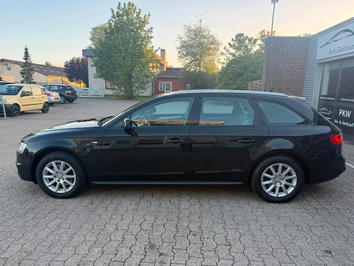Gebraucht Audi A4 Attraction 150 PS (110 kW) 2015 Schwarz Kombi