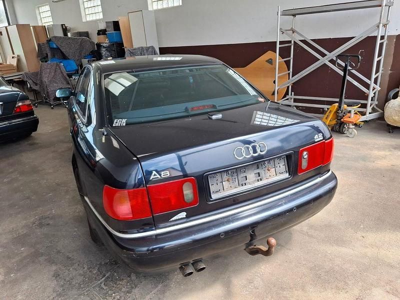 Blau Gebraucht 2000 Audi A8 Sport Limousine | 2.990 € (Fairer Preis) - Bild 1/4
