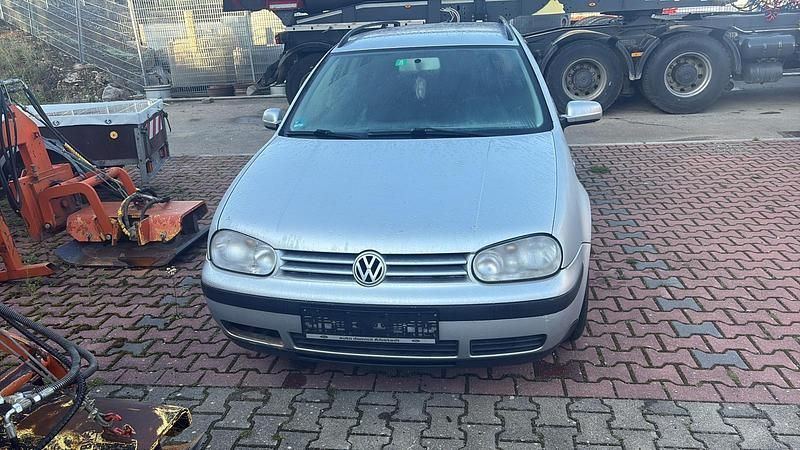 Grau Gebraucht 2001 VW Golf IV Kombi | 2.200 € (Etwas zu teuer) - Bild 1/4