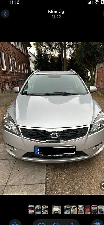 Grau Gebraucht 2010 Kia Ceed Kleinwagen | 4.000 € (Fairer Preis) - Bild 1/4