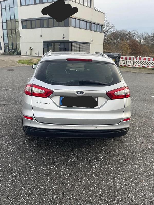 Gebraucht Ford Mondeo 150 PS (110 kW) 2017 Silber Kombi