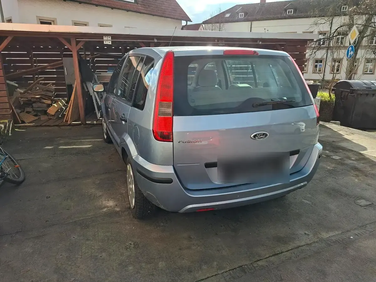 Gebraucht Ford Fusion 80 PS (58 kW) 2008 Blau Kleinwagen