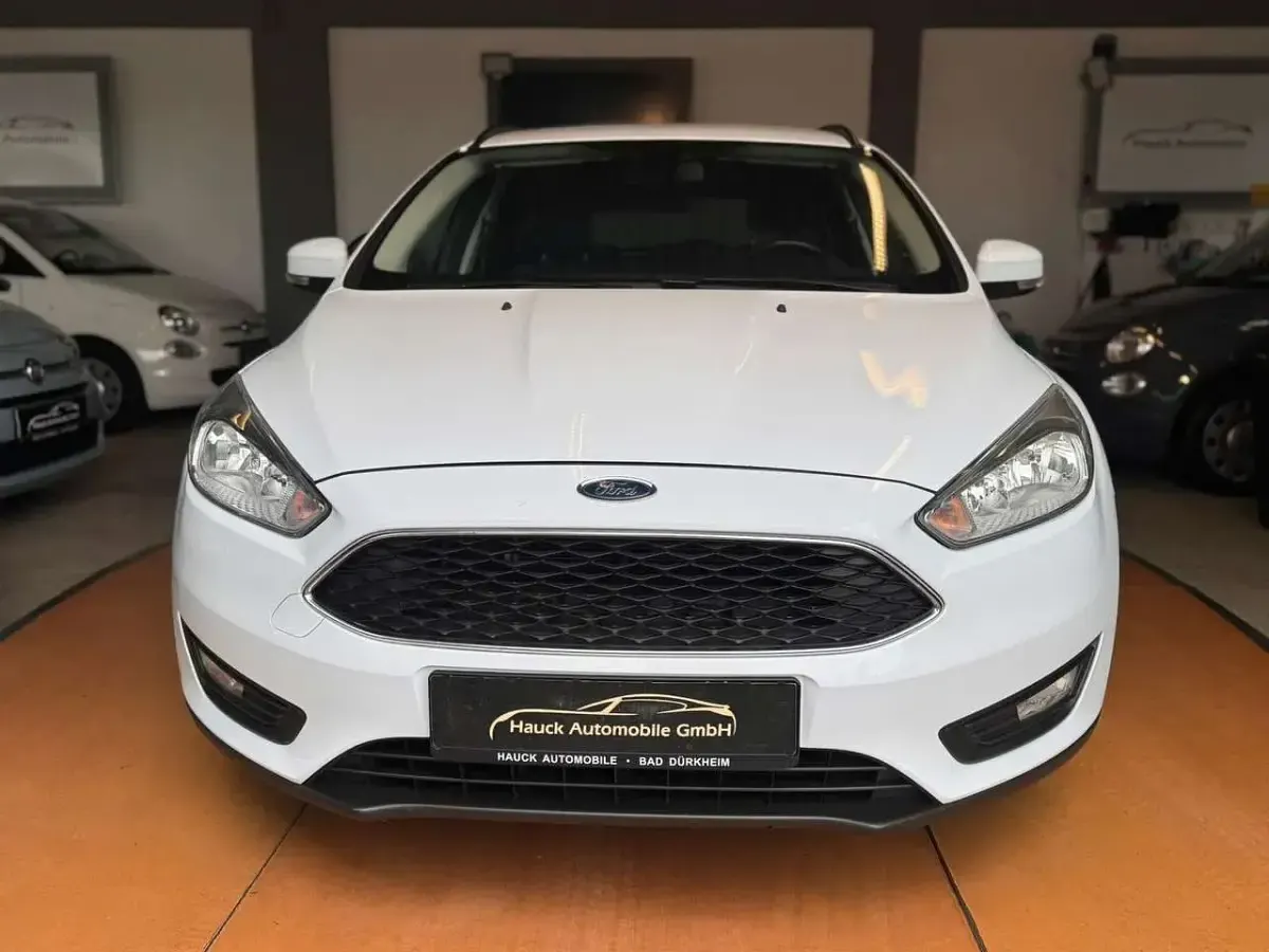Używany Ford Focus Business Edition 101 KM (74 kW) 2015 Biały Kombi