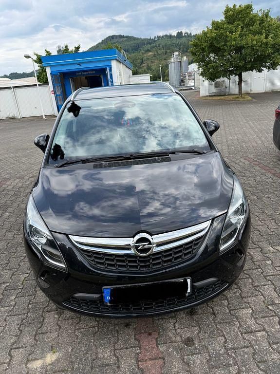 Schwarz Gebraucht 2013 Opel Zafira Tourer Sport Van / Kleinbus | 14.500 € - Bild 1/4