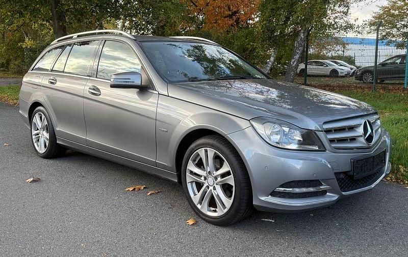Silber Gebraucht 2012 Mercedes C180 Avantgarde Limousine | 7.499 € (Guter Preis) - Bild 1/4