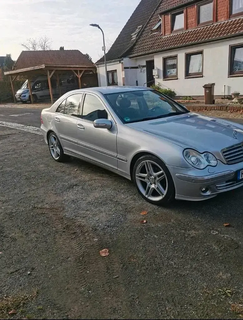 Gebraucht Mercedes C200 163 PS (119 kW) 2004 Silber Limousine