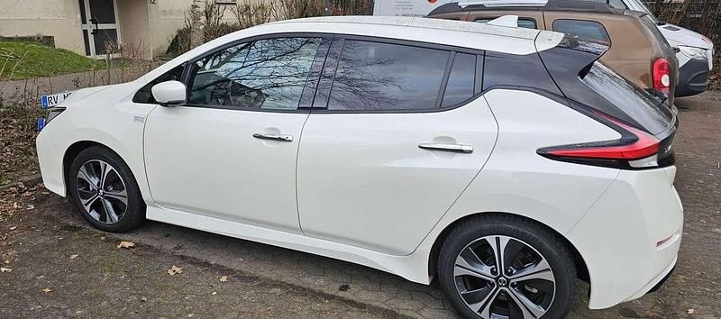 Gebraucht Nissan Leaf 360º 110 kW (150 PS) 2021 Kleinwagen