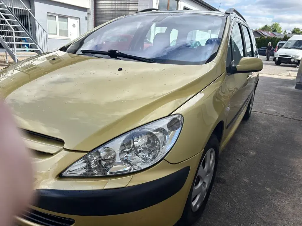 Gebraucht Peugeot 307 109 PS (80 kW) 2002 Gold Limousine