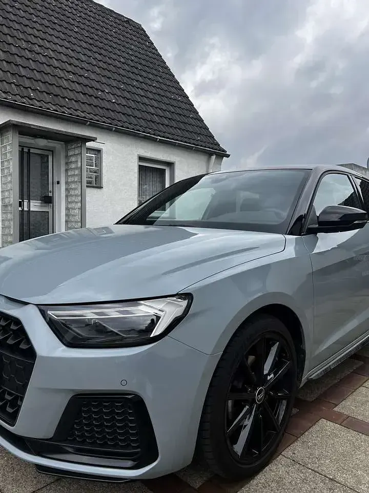 Gebraucht Audi A1 Advanced 110 PS (80 kW) 2022 Grau SUV
