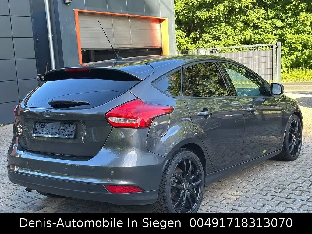 Begagnad Ford Focus Business Edition 101 HK (74 kW) 2015 Grå Sedan