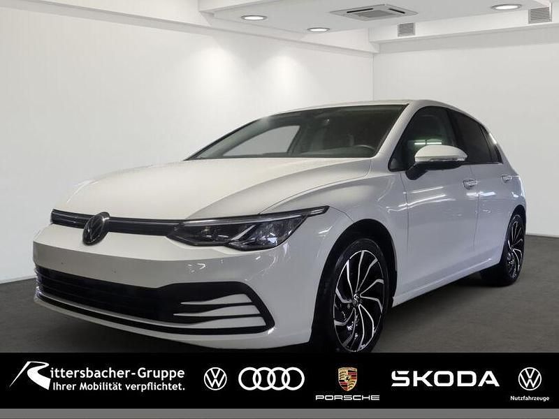 Weiß Gebraucht 2024 VW Golf VIII Life Limousine | 23.750 € (Fairer Preis) - Bild 1/4