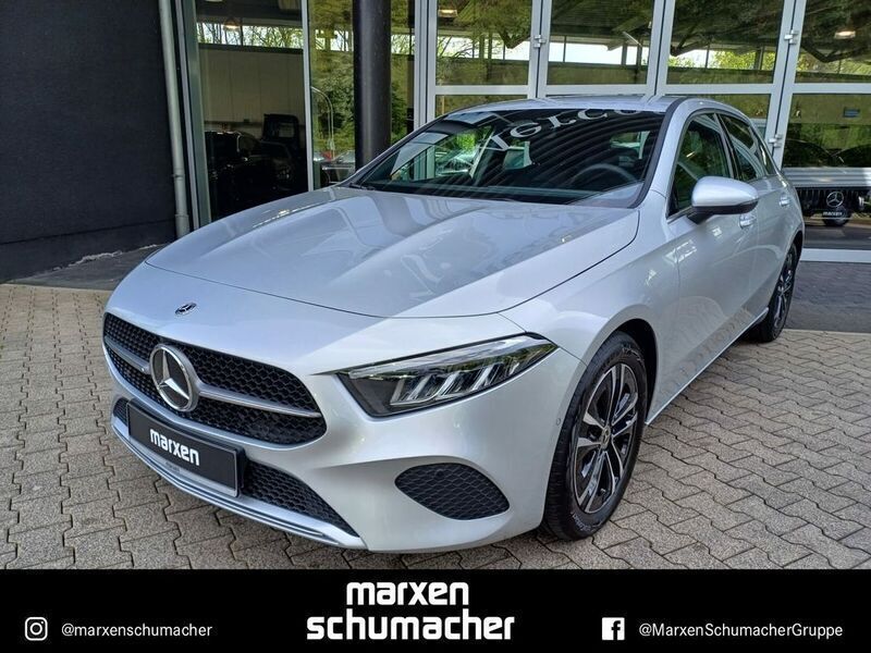 Iridiumsilber Gebraucht 2023 Mercedes A180 Advanced Limousine | 27.140 € (Fairer Preis) - Bild 1/4