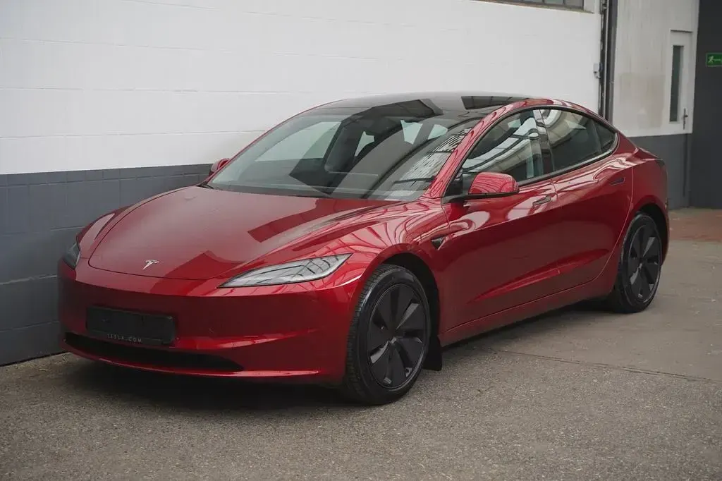 Gebraucht Tesla Model 3 Standard Range 208 kW (283 PS) 2024 Rot Limousine