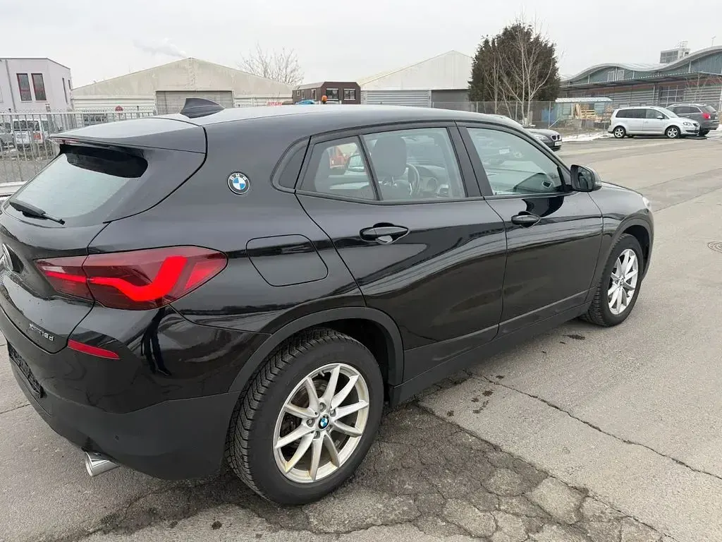Używany BMW X2 Advantage 150 KM (110 kW) 2020 Czarny SUV
