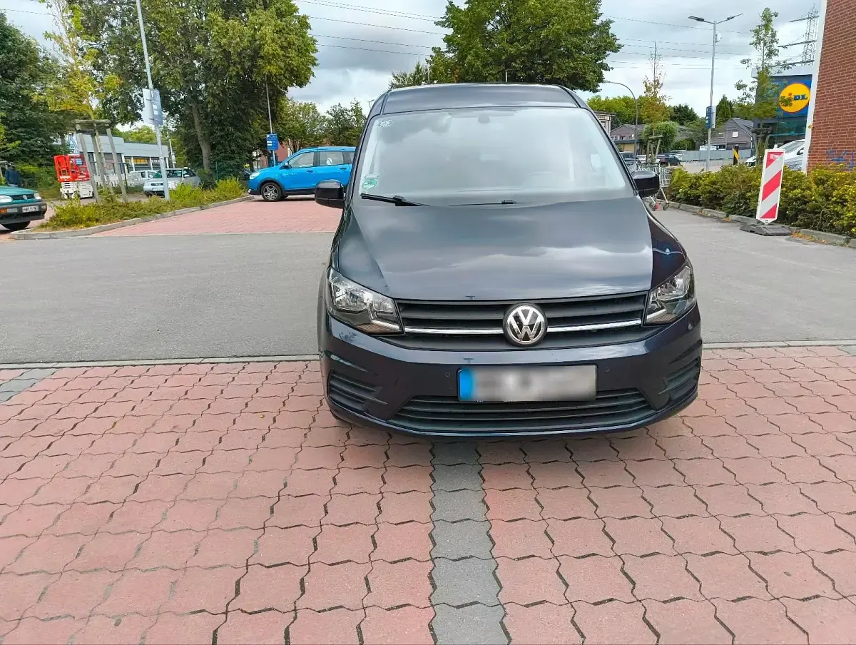Gebraucht VW Caddy Maxi Trendline 125 PS (91 kW) 2016 Blau Van / Kleinbus