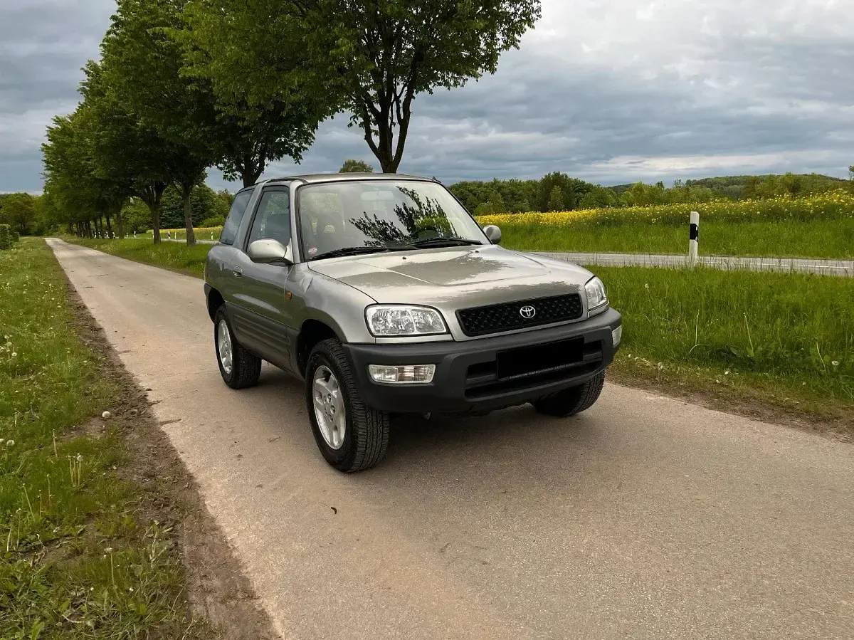 Gebraucht Toyota RAV4 128 PS (94 kW) 1998 Grau SUV