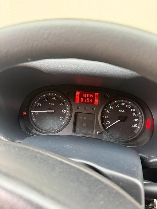 Gebraucht Renault Clio II 75 PS (55 kW) 2004 Kleinwagen