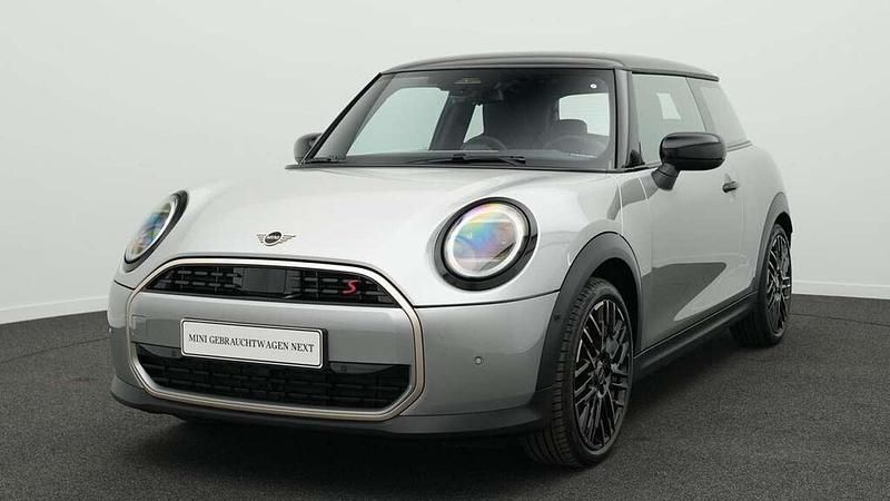 Grau Gebraucht 2024 Mini Cooper S Favoured Kleinwagen | 28.873 € (Superpreis) - Bild 1/4