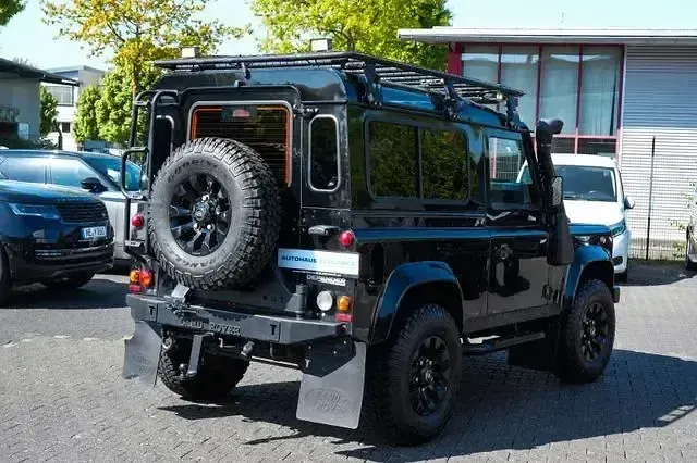 Gebraucht Land Rover Defender SE 122 PS (89 kW) 2013 Schwarz Kleinwagen