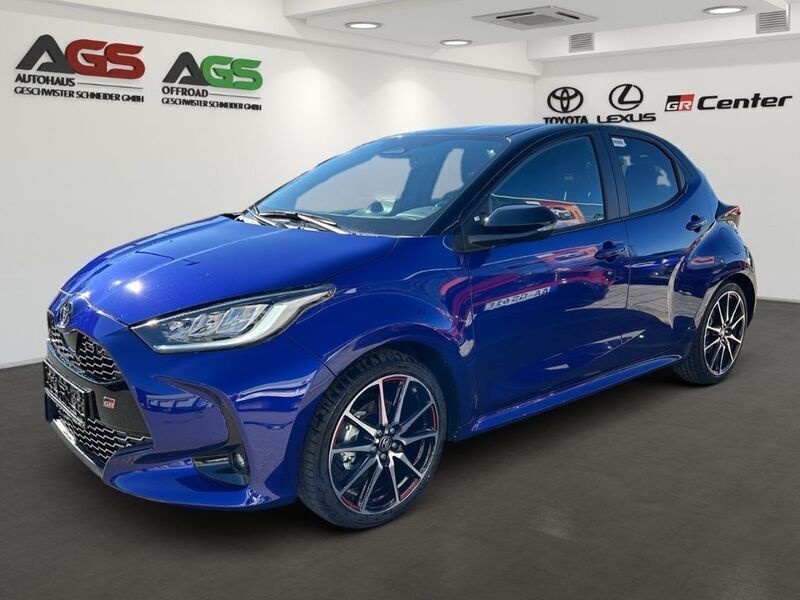 Blau Gebraucht 2024 Toyota Yaris Hybrid Sport Kleinwagen | 29.900 € (Teuer) - Bild 1/4