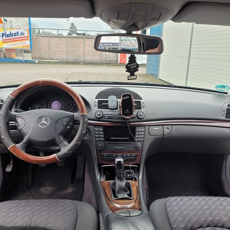 Gebraucht Mercedes 220 150 PS (110 kW) 2004 Schwarz Limousine