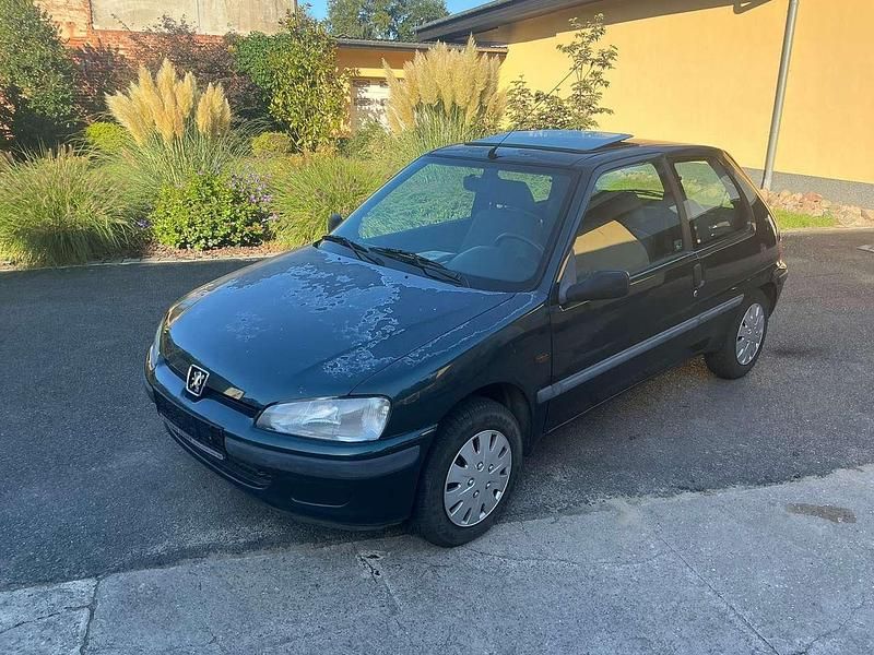 Grün Gebraucht 1997 Peugeot 106 Kleinwagen | 2.000 € - Bild 1/4