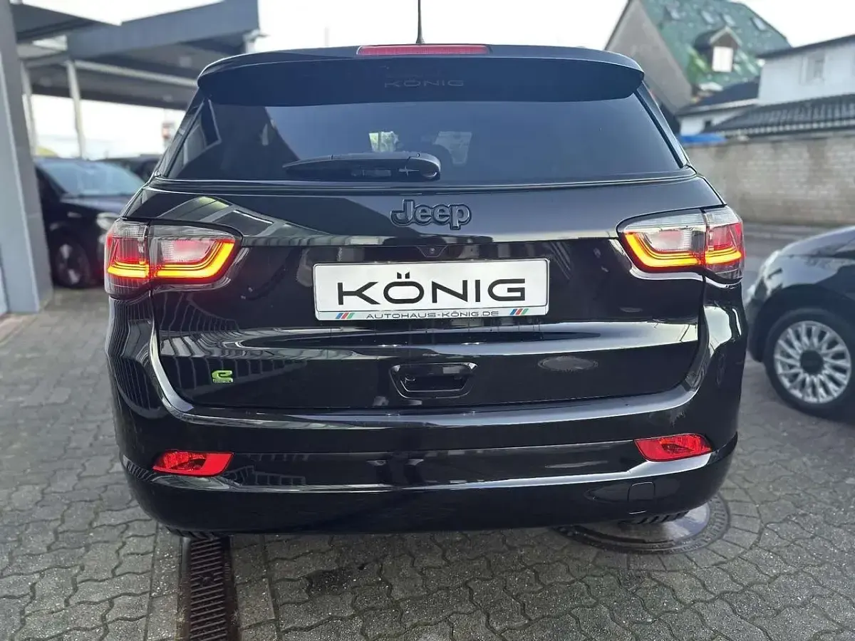 Gebraucht Jeep Compass Altitude 131 PS (96 kW) 2023 Solid black SUV