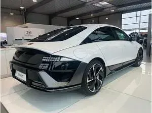 Neu Hyundai Ioniq 6 239 kW (325 PS) 2026 Weiß (serenity white pearl / mic) Limousine
