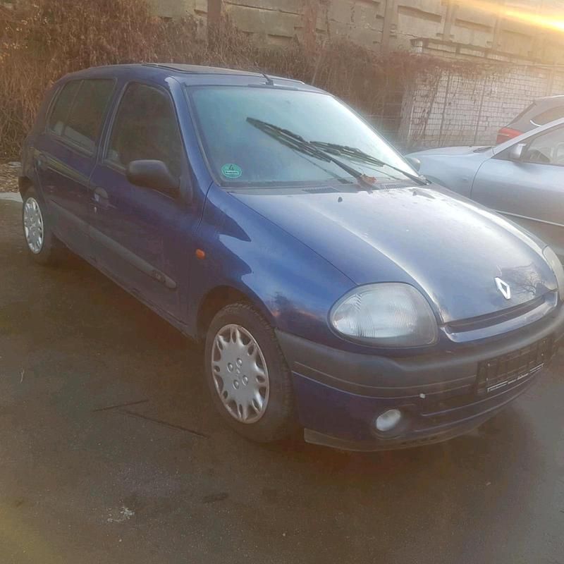 Gebraucht 2000 Renault Clio II Kleinwagen | 399 € - Bild 1/4