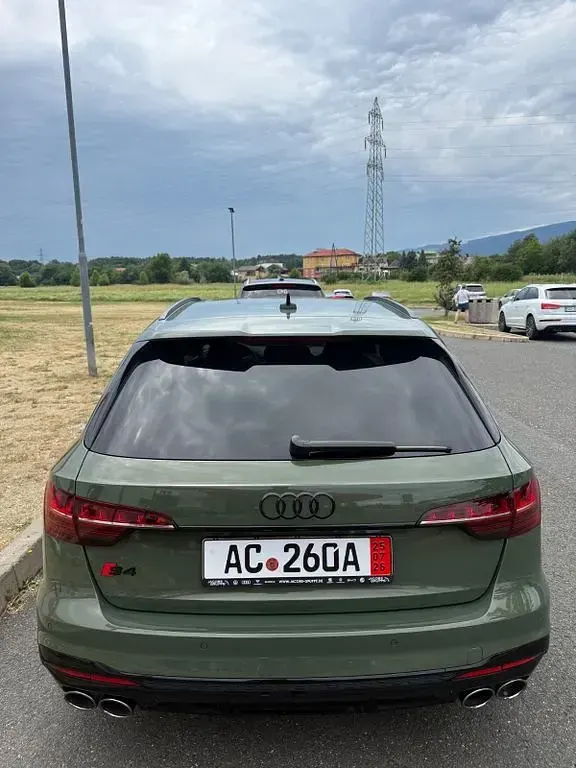 Gebraucht Audi S4 Competition 341 PS (250 kW) 2023 Grün Limousine