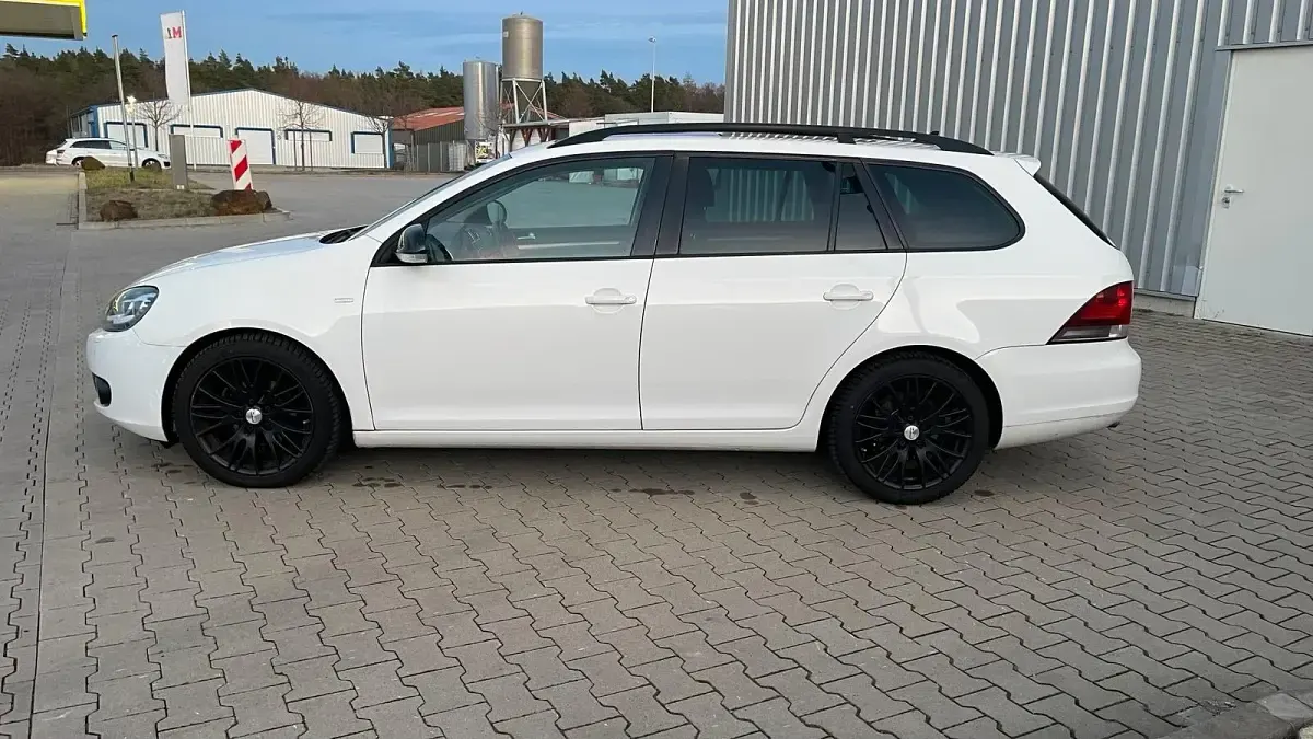 Gebraucht VW Golf VI 105 PS (77 kW) 2012 Weiß Kombi