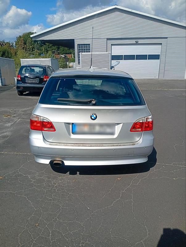 Grau Gebraucht 2008 BMW 520 Kombi | 2.600 € (Superpreis) - Bild 1/4