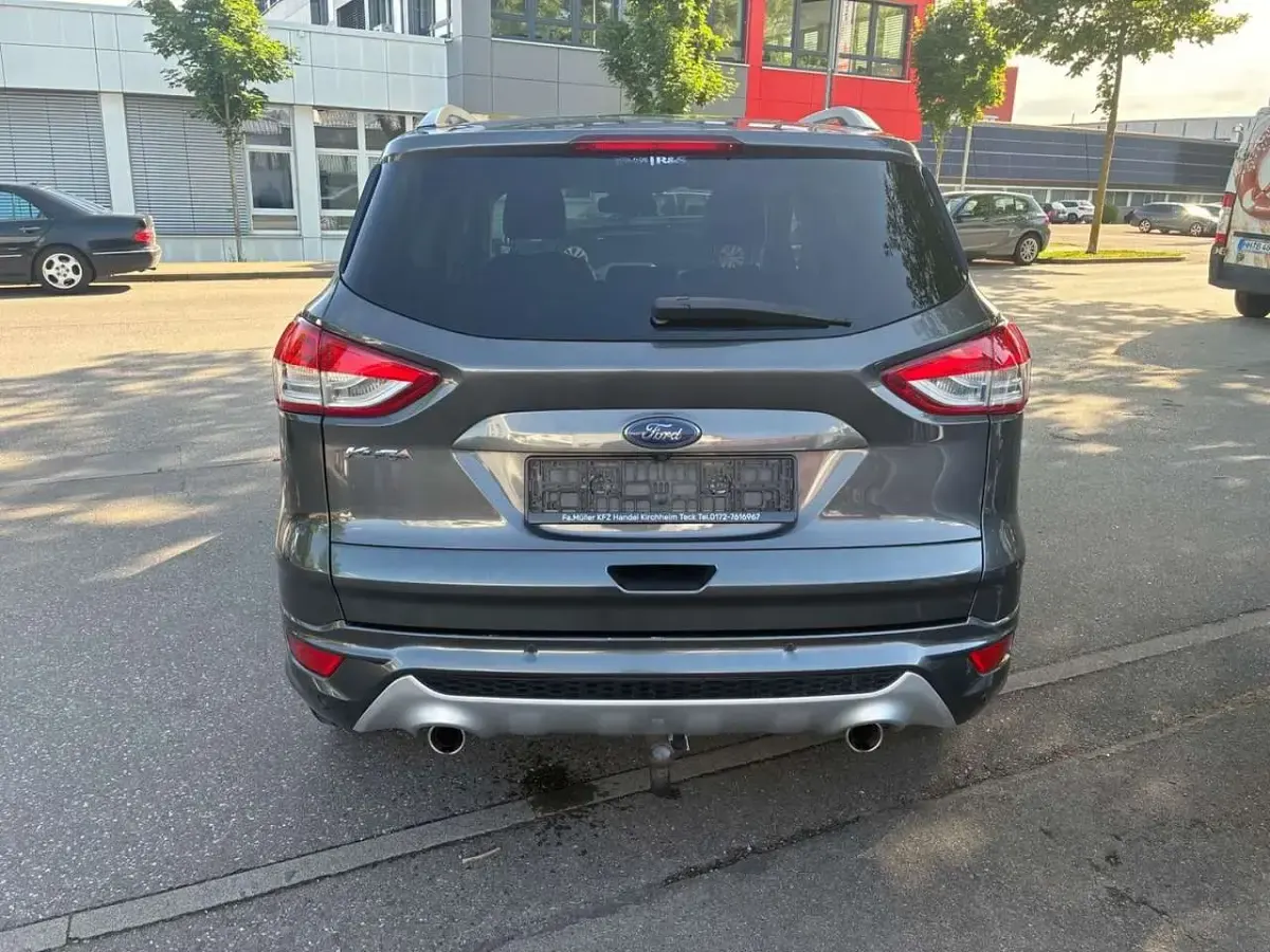 Gebraucht Ford Kuga Individual 179 PS (131 kW) 2016 Grau SUV