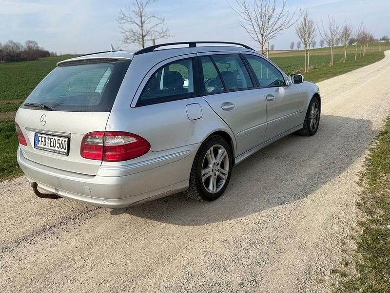 Gebraucht Mercedes E280 190 PS (139 kW) 2006 Silber Kombi