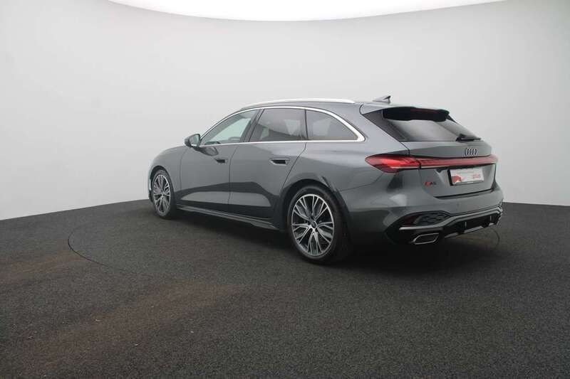 Gebraucht Audi A5 Ambiente 204 PS (150 kW) 2025 Daytonagrau perleffekt Coupé