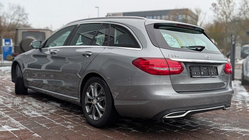 Gebraucht Mercedes C220 Avantgarde 170 PS (125 kW) 2014 Silber Kombi