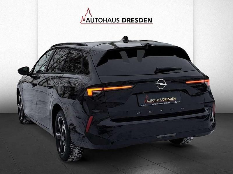 Neu Opel Astra Edition 131 PS (96 kW) 2025 Karbon schwarz (metallic) Kombi