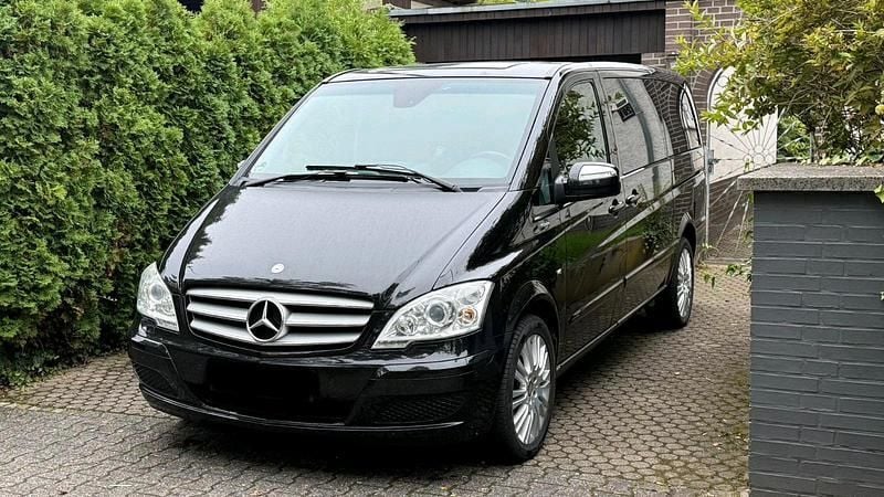 Schwarz Gebraucht 2011 Mercedes Viano Avantgarde Van / Kleinbus | 16.900 € (Guter Preis) - Bild 1/4