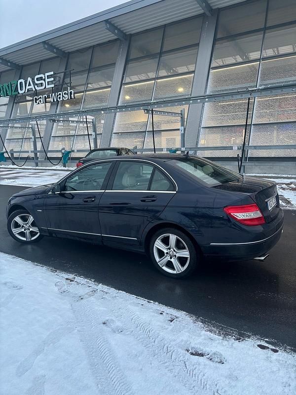 Gebraucht Mercedes C320 224 PS (164 kW) 2008 Blau Limousine