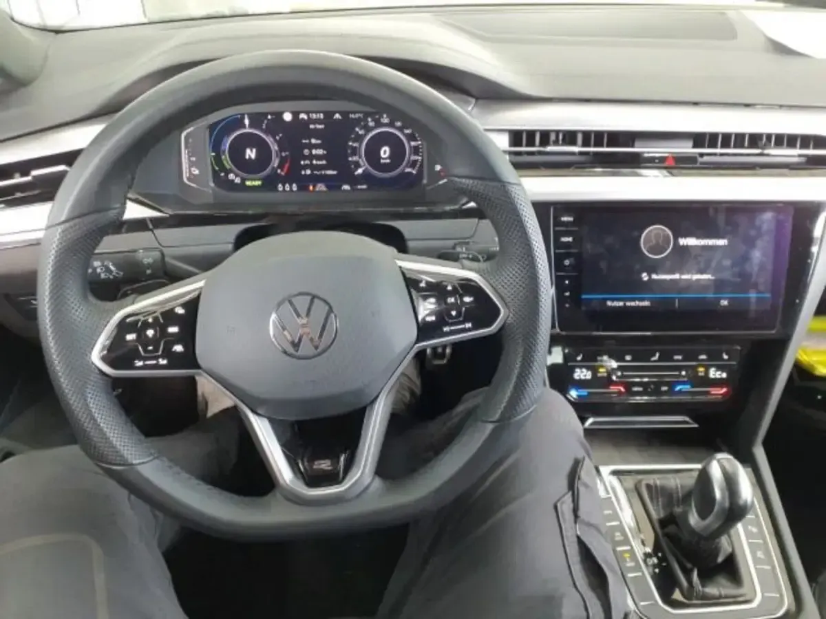Gebraucht VW Arteon R-line 218 PS (160 kW) 2023 Deep black perleffekt Kombi