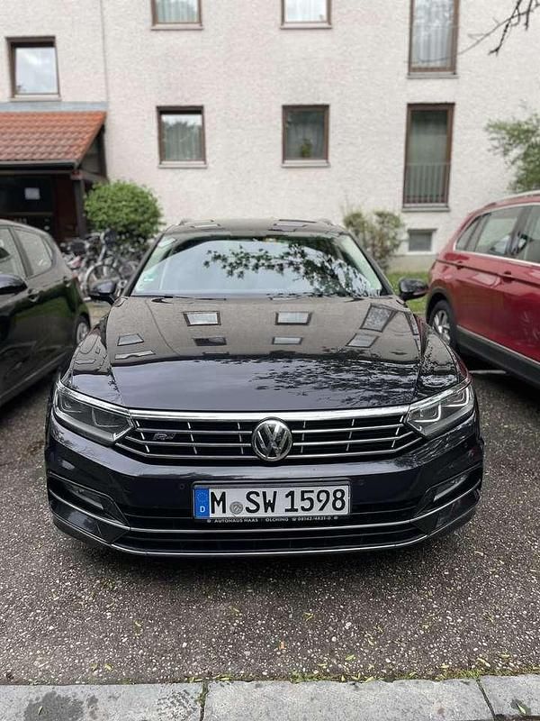 Schwarz Gebraucht 2016 VW Passat Kombi | 12.099 € - Bild 1/4