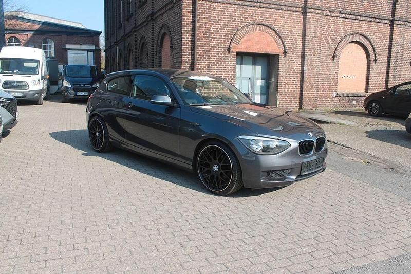 Gebraucht BMW 114 102 PS (75 kW) 2014 Grau Kleinwagen