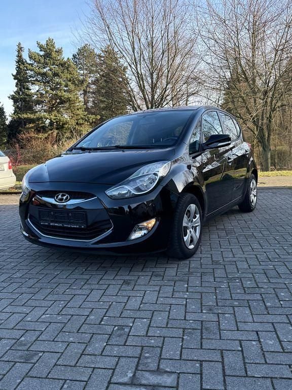 Gebraucht Hyundai ix20 Edition 90 PS (66 kW) 2013 Schwarz Kleinwagen