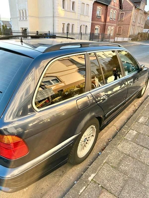 Gebraucht BMW 525 163 PS (119 kW) 2001 Blau Limousine