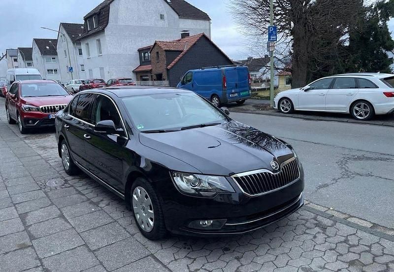 Gebraucht Skoda Superb Elegance 125 PS (91 kW) 2014 Schwarz Limousine