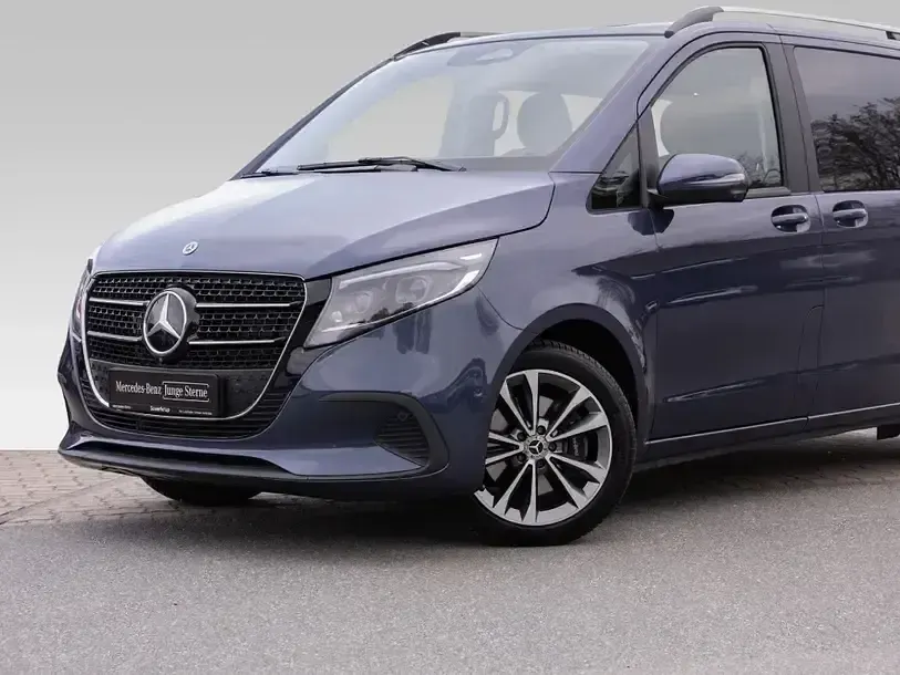 Gebraucht Mercedes V250 Style 190 PS (139 kW) 2025 Blau Van / Kleinbus