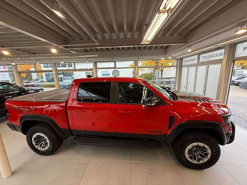 Gebraucht Dodge Ram 711 PS (522 kW) 2022 Rot Abholung